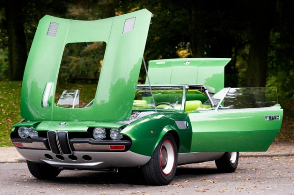 Може би това е „най-ежедневната“ концепция, създавана някога. В ръцете на частен собственик този уникален екземпляр, построен от италианското студио Bertone, е изминал повече от 100 хил. км! Всъщност защо не? Базиран е на съкратеното шаси на серийното BMW E3 2500 (предшественик на сегашните „седмици“), а 2,8-литровият 6-цилиндров двигател е заимстван от по-стария модел E9 2800 CS. С надеждност и пригодност за обикновени пътища всичко е априори нормално тук, но стилът...